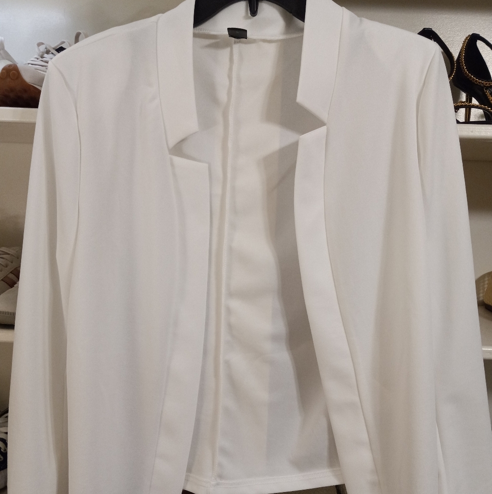 SHEIN Classic White Blazer